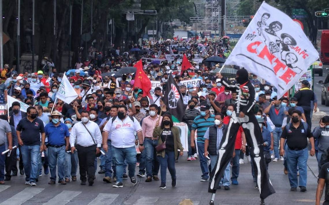 Maestros de la CNTE bloquean diversas vialidades en la CDMX este 28 de mayo